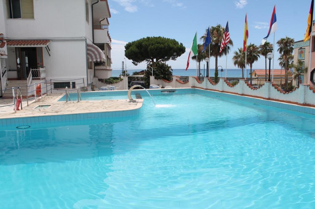 Hotel Ariston Montecarlo 3*