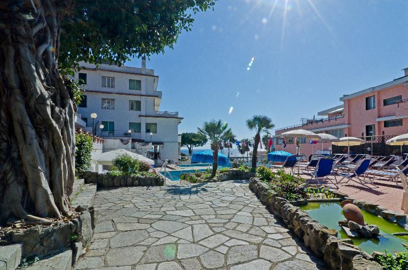 Ariston Montecarlo Hotel
