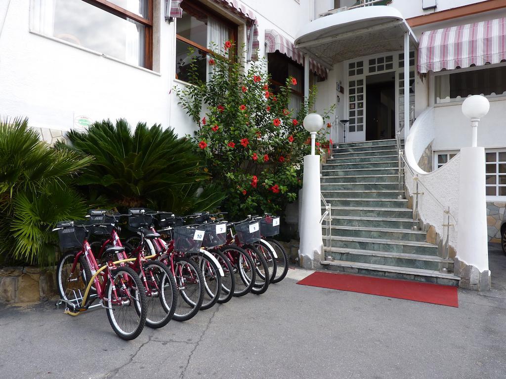 Ariston Montecarlo Hotel 3*