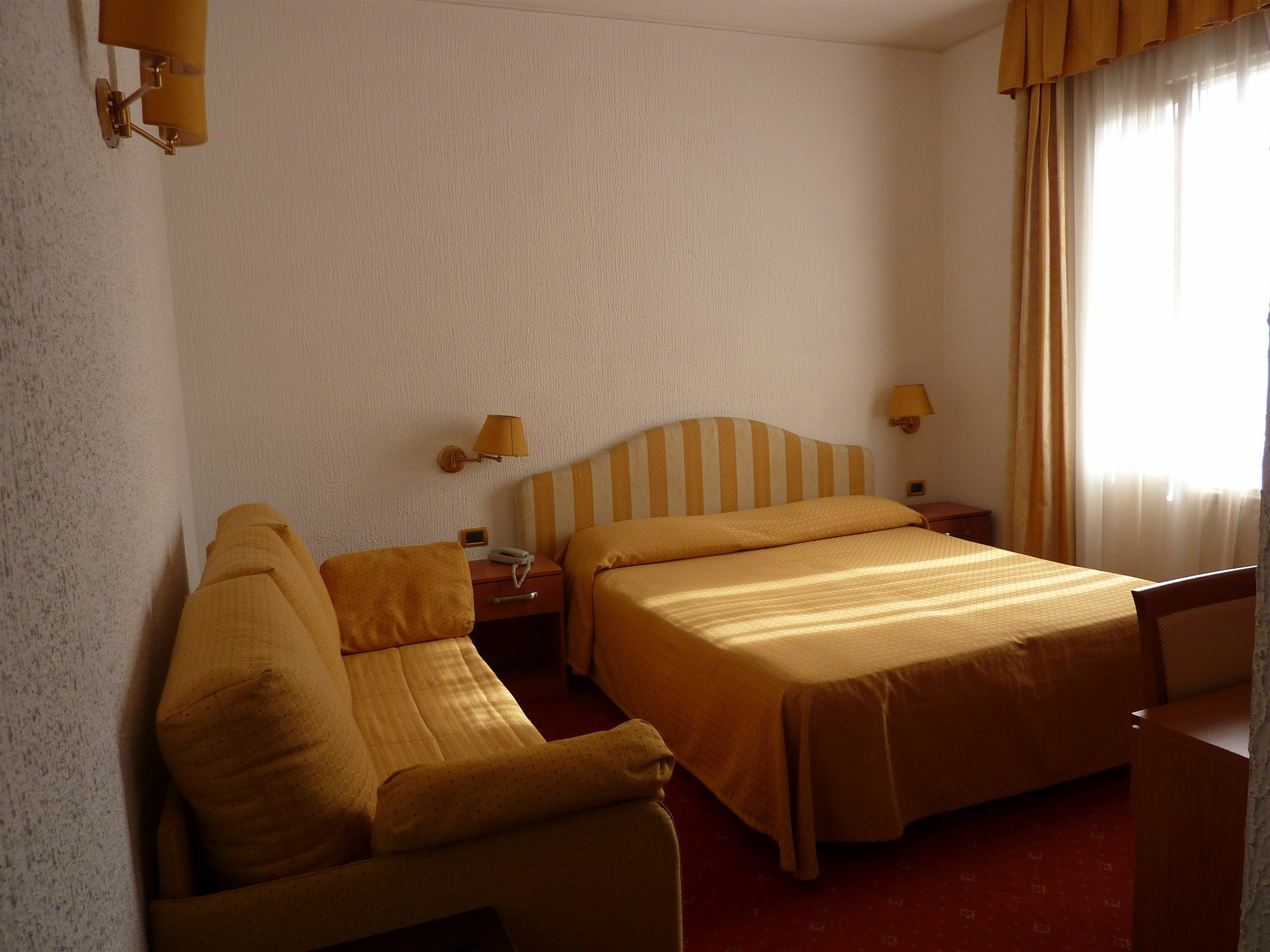 Ariston Montecarlo 3*