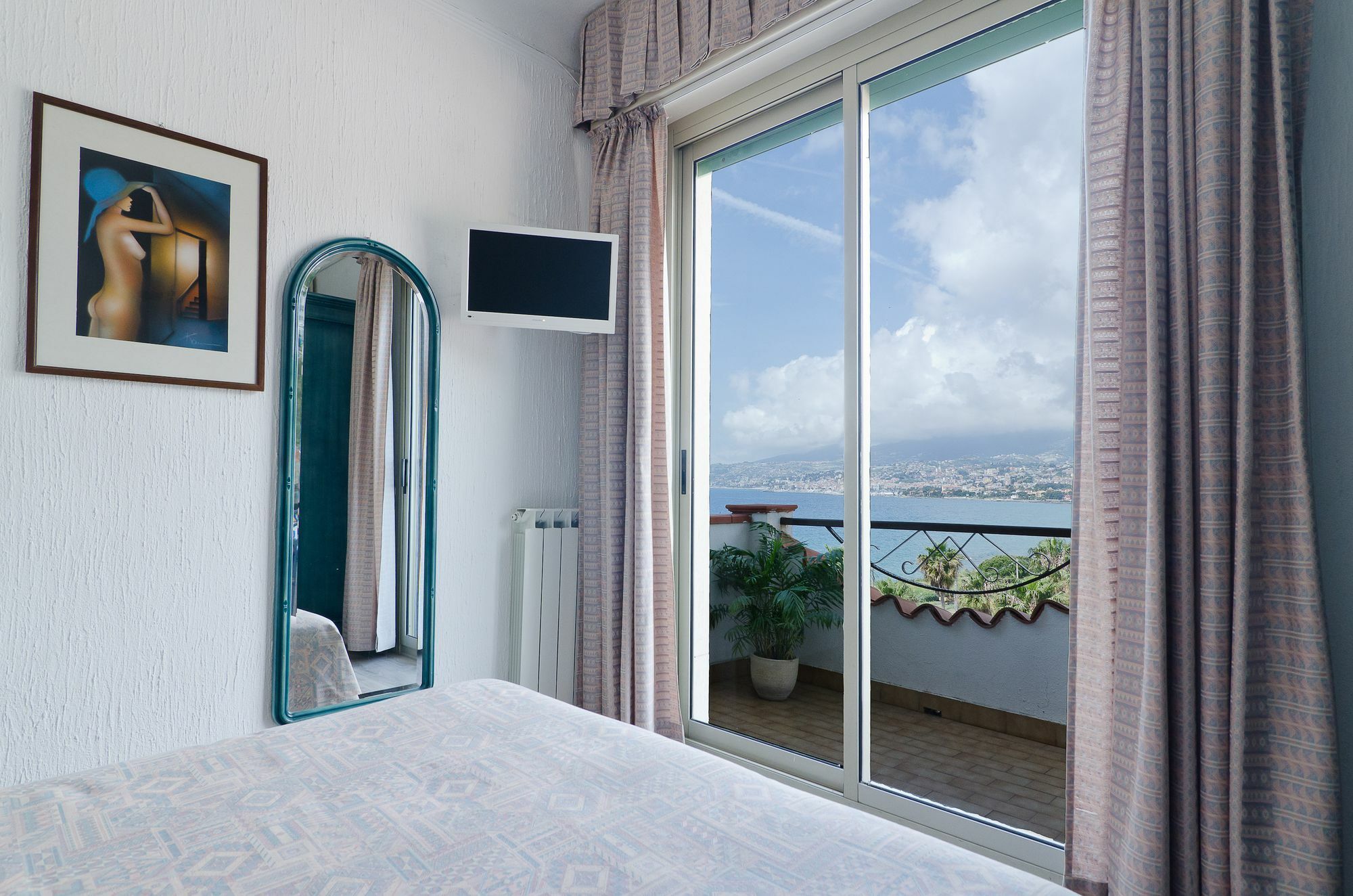 Ariston Montecarlo Hotel 3*